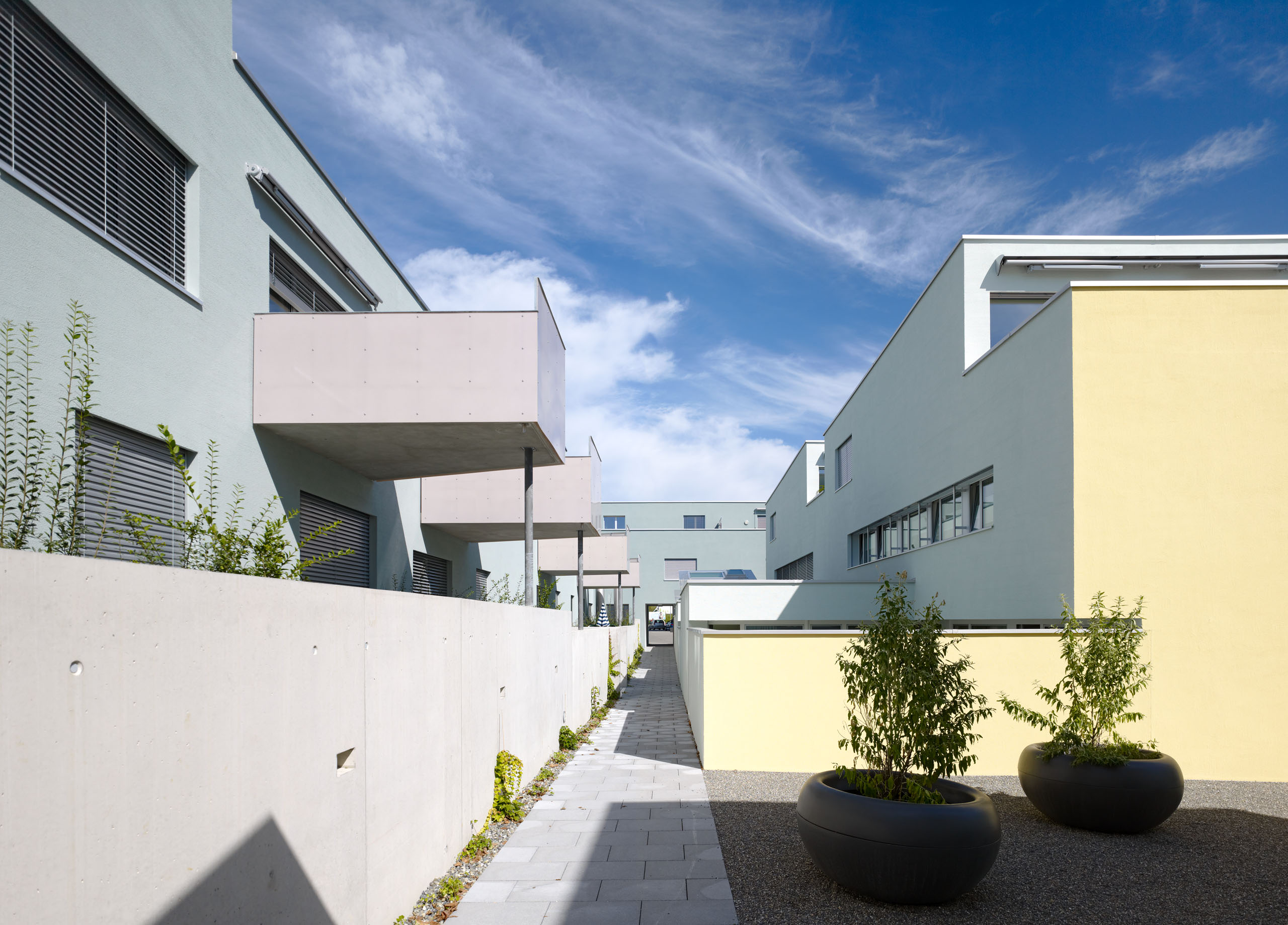 E12383 035699p j2560